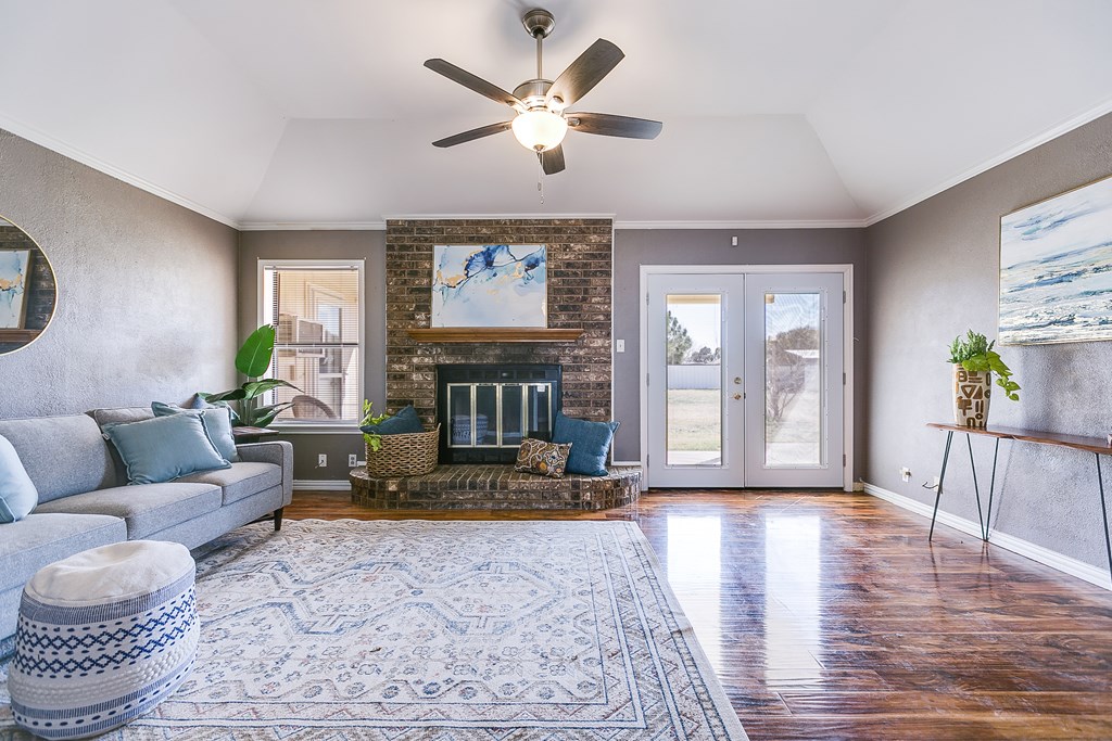 1041 Crickett Lane Property Photo 6