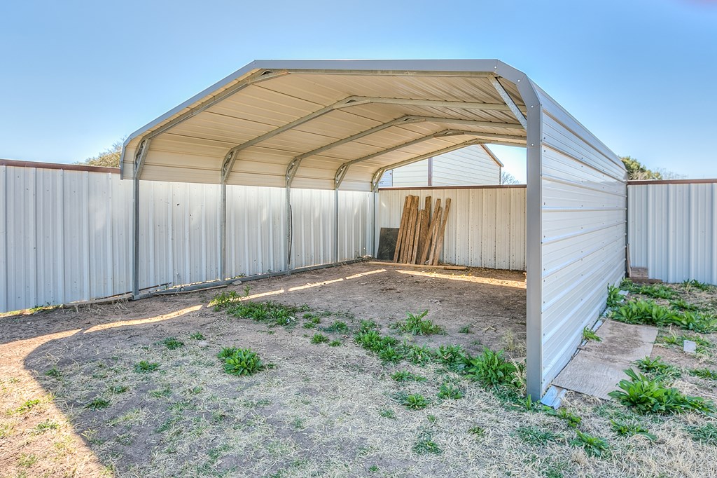 1041 Crickett Lane Property Photo 29