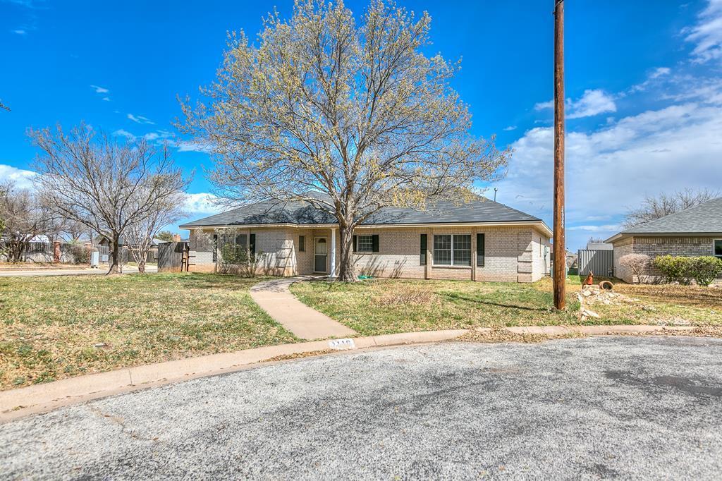 1110 Selman Court Property Photo 2