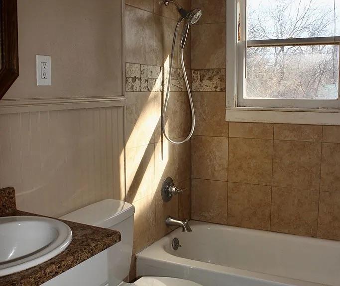 2411 Freeland St Property Photo 14