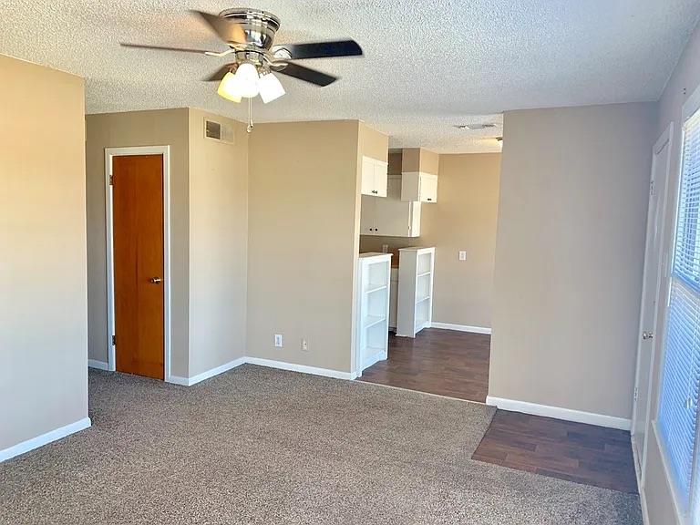 2411 Freeland St Property Photo 18