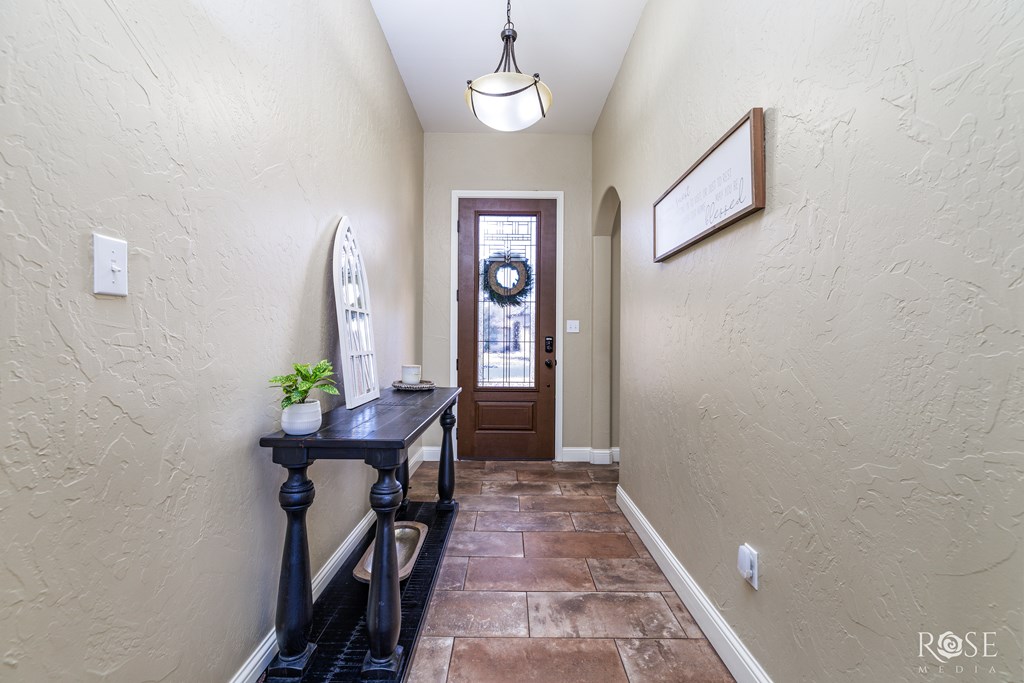 5922 Tarin St Property Photo 4