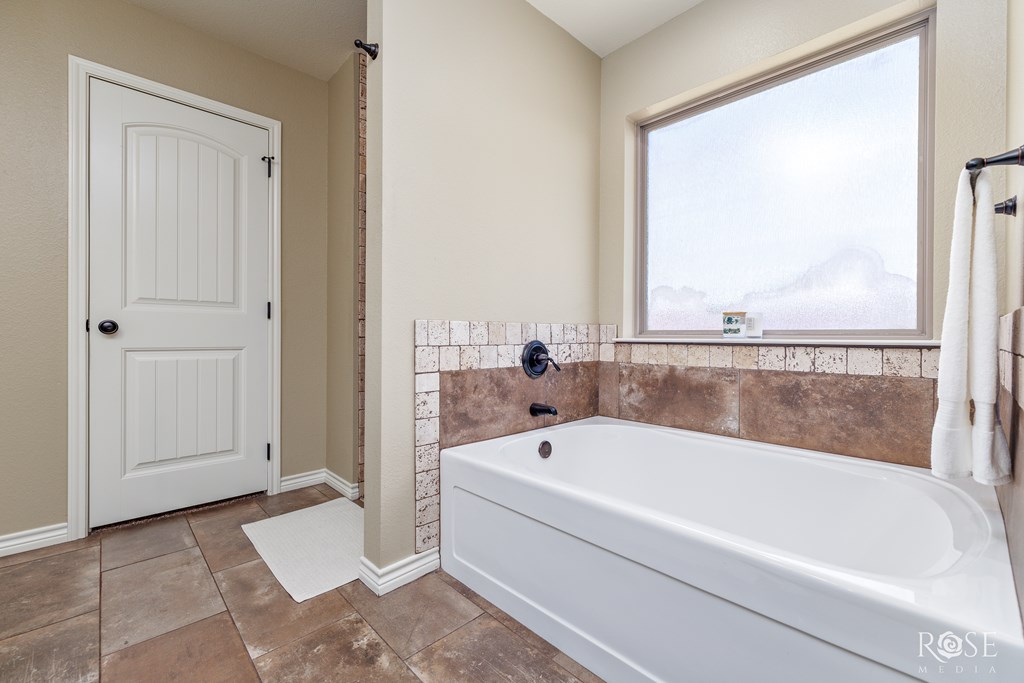 5922 Tarin St Property Photo 16