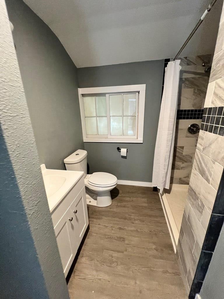 4004 Travis St Property Photo 8