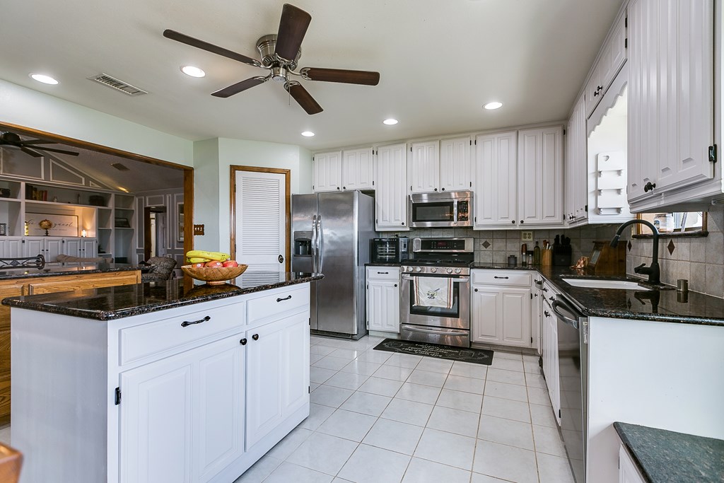31 Loch Lomond Rd Property Photo 15