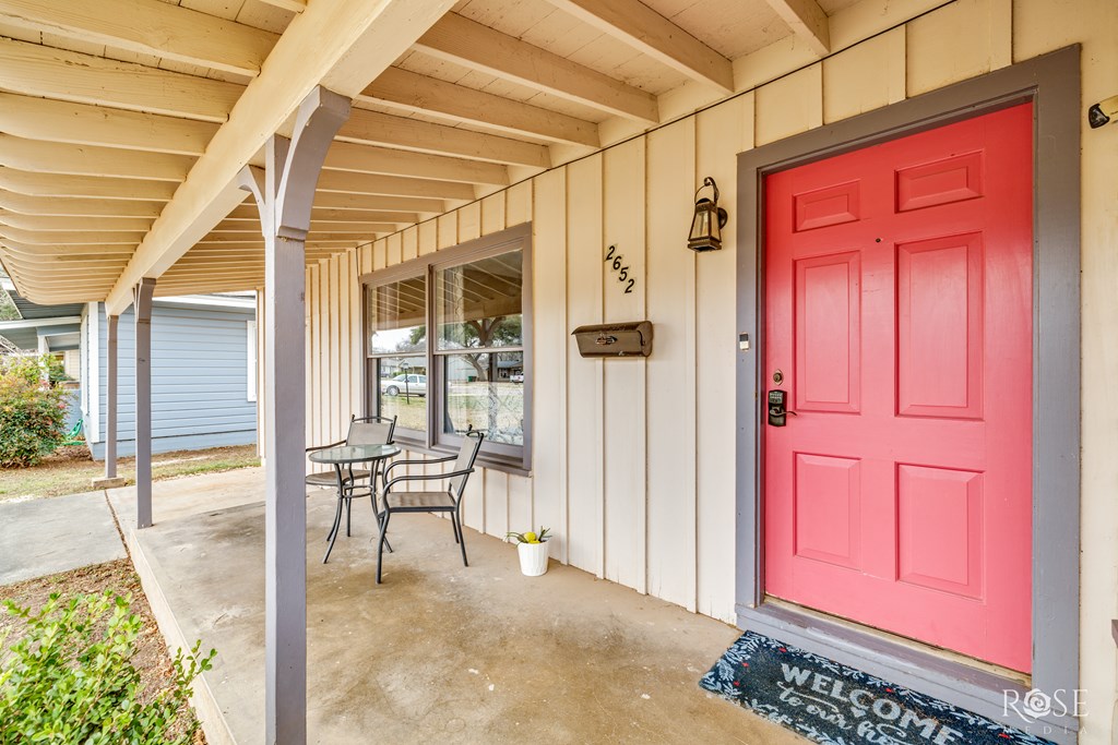2652 Colorado Ave Property Photo 3