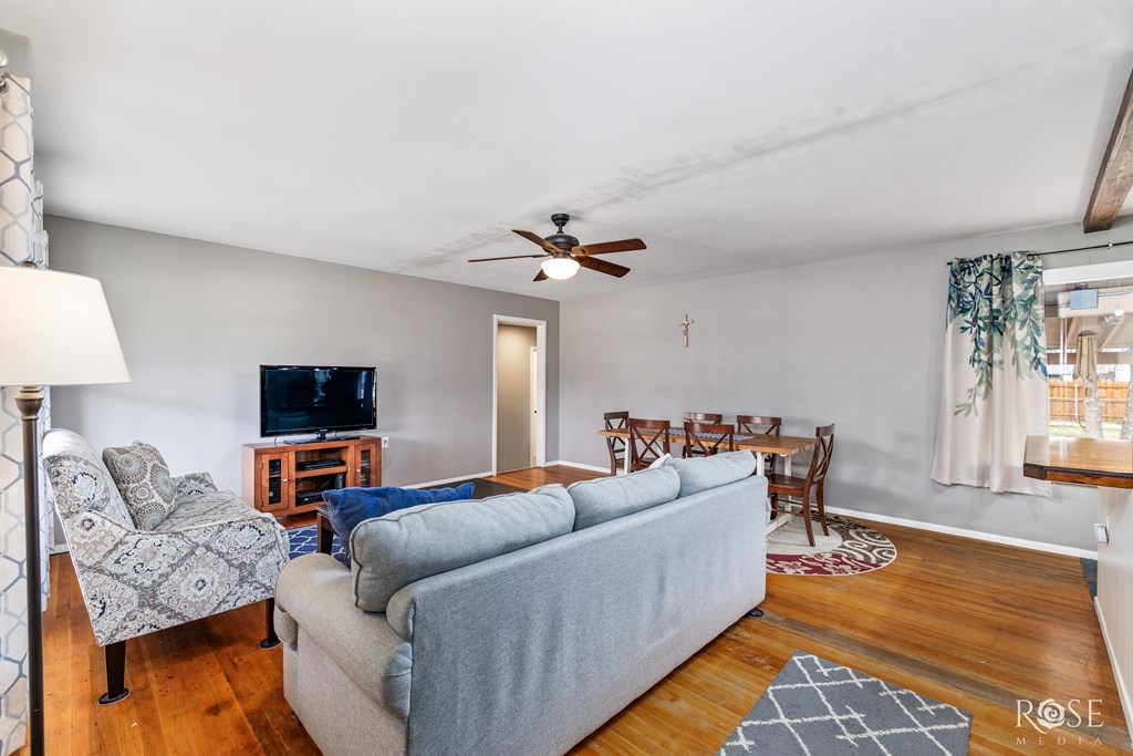2652 Colorado Ave Property Photo 4
