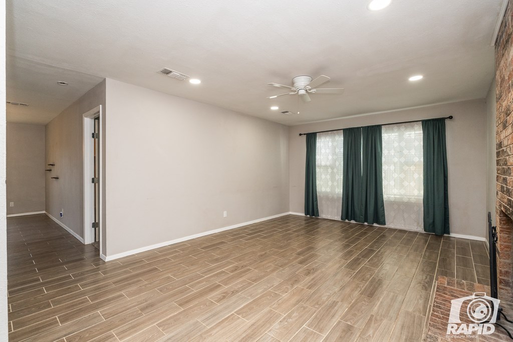 1102 Toby Lane Property Photo 12
