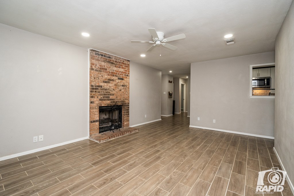 1102 Toby Lane Property Photo 13