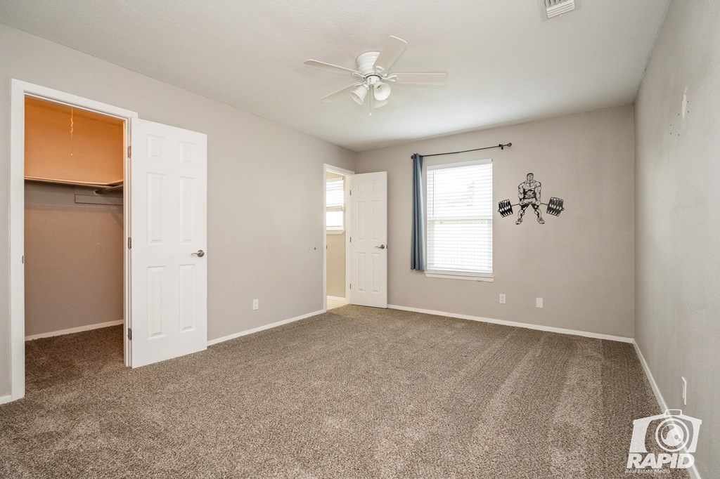 1102 Toby Lane Property Photo 14