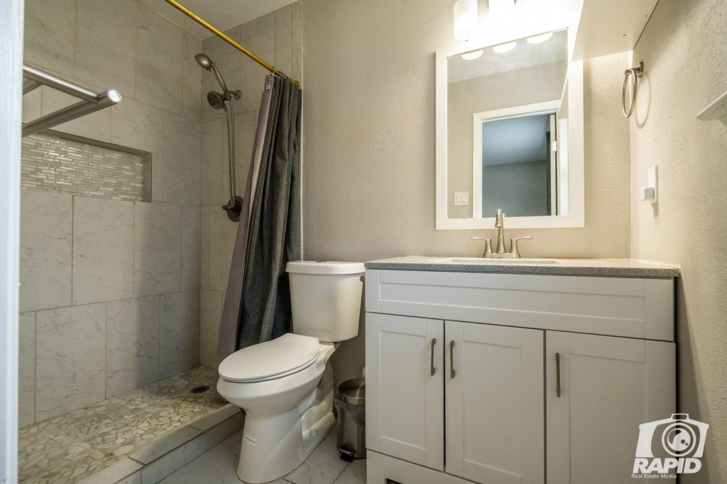 1102 Toby Lane Property Photo 16