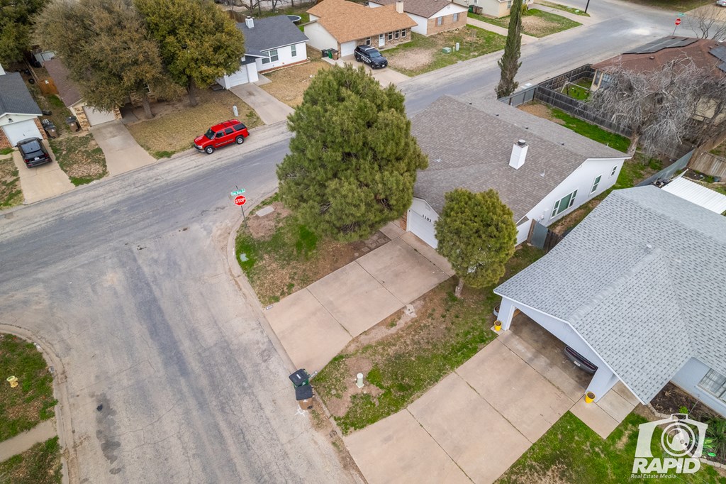 1102 Toby Lane Property Photo 24