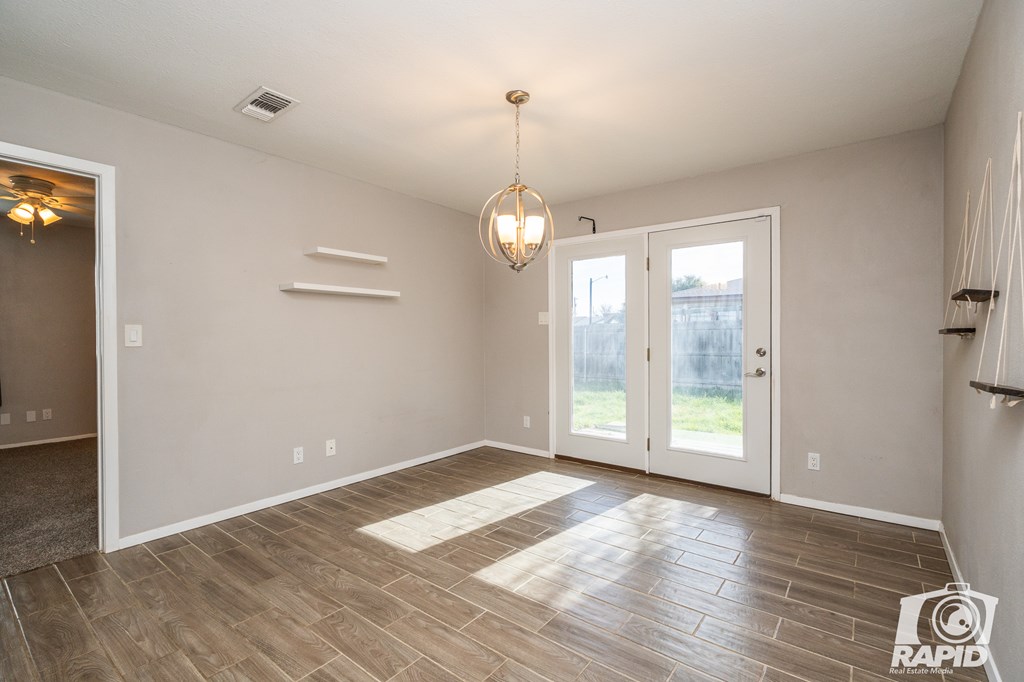 1102 Toby Lane Property Photo 33