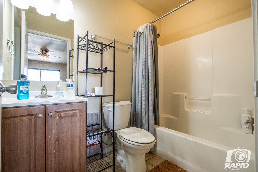2266 Woodlawn Dr Property Photo 16