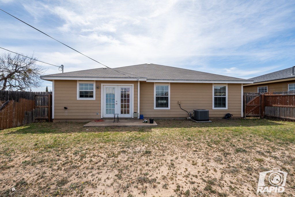 2266 Woodlawn Dr Property Photo 22