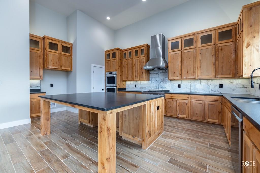 4990 Silver Creek Pass Property Photo 1