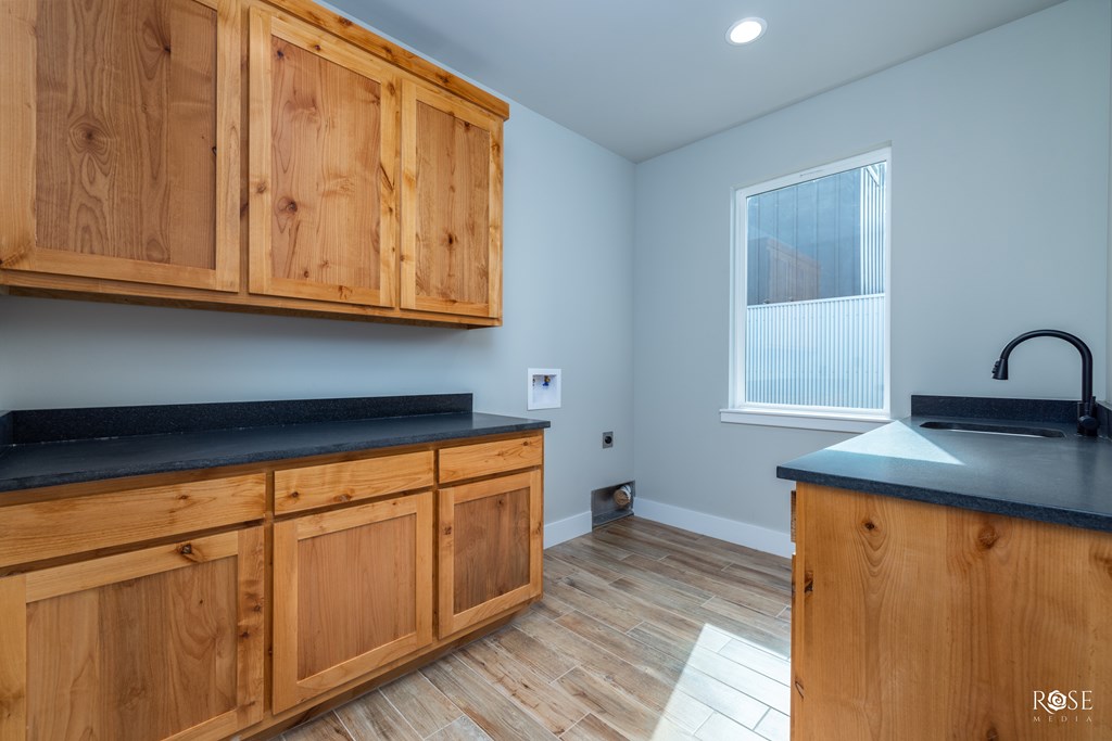 4990 Silver Creek Pass Property Photo 35
