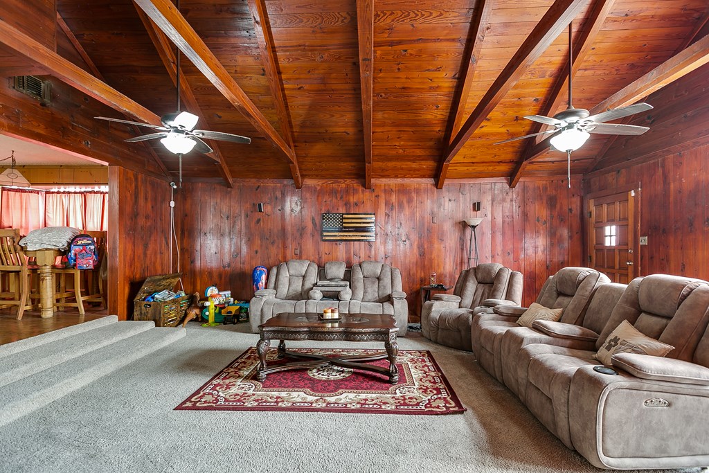 3126 Lake Dr Property Photo 7