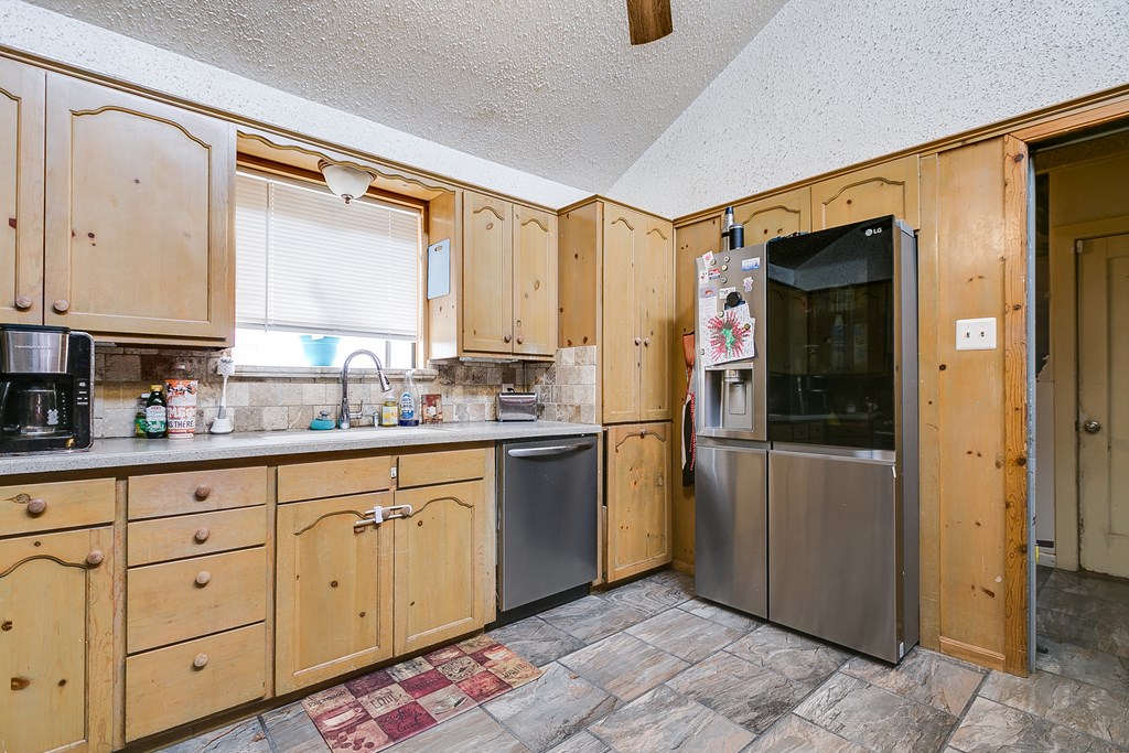 3126 Lake Dr Property Photo 11