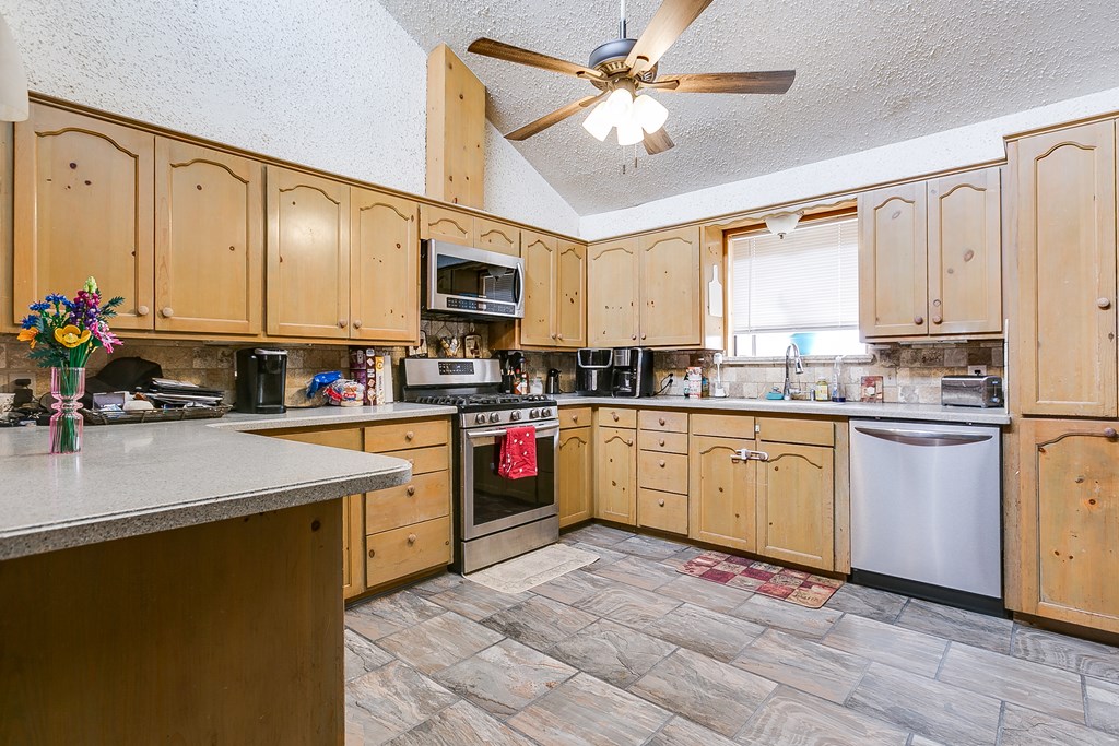 3126 Lake Dr Property Photo 12