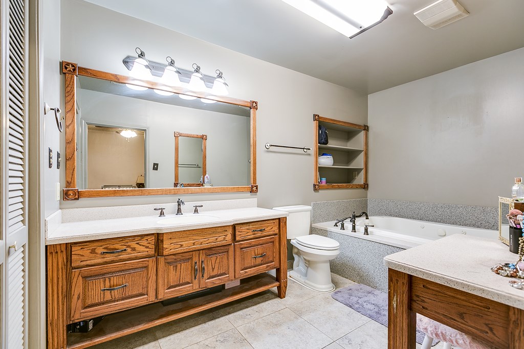 3126 Lake Dr Property Photo 15