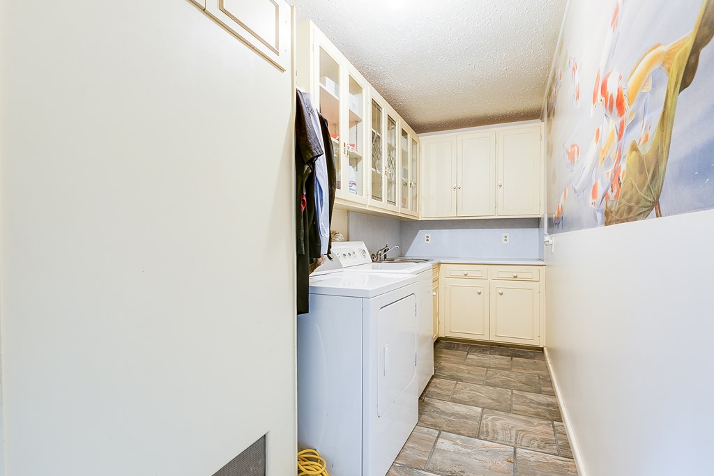 3126 Lake Dr Property Photo 16