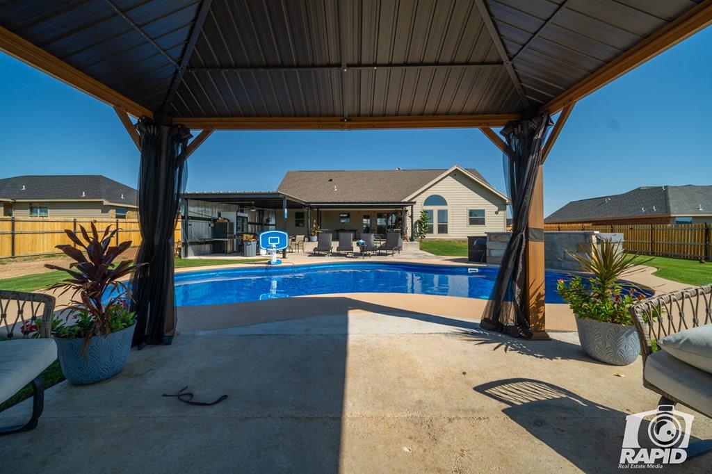 8403 Lynx Lane Property Photo 1