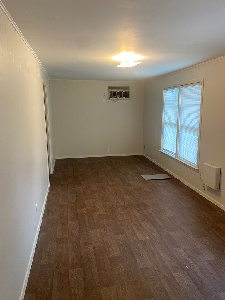 111 Logan St Property Photo 6