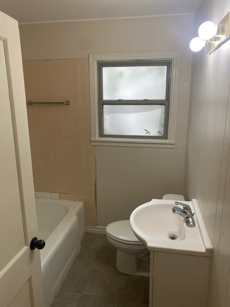111 Logan St Property Photo 11