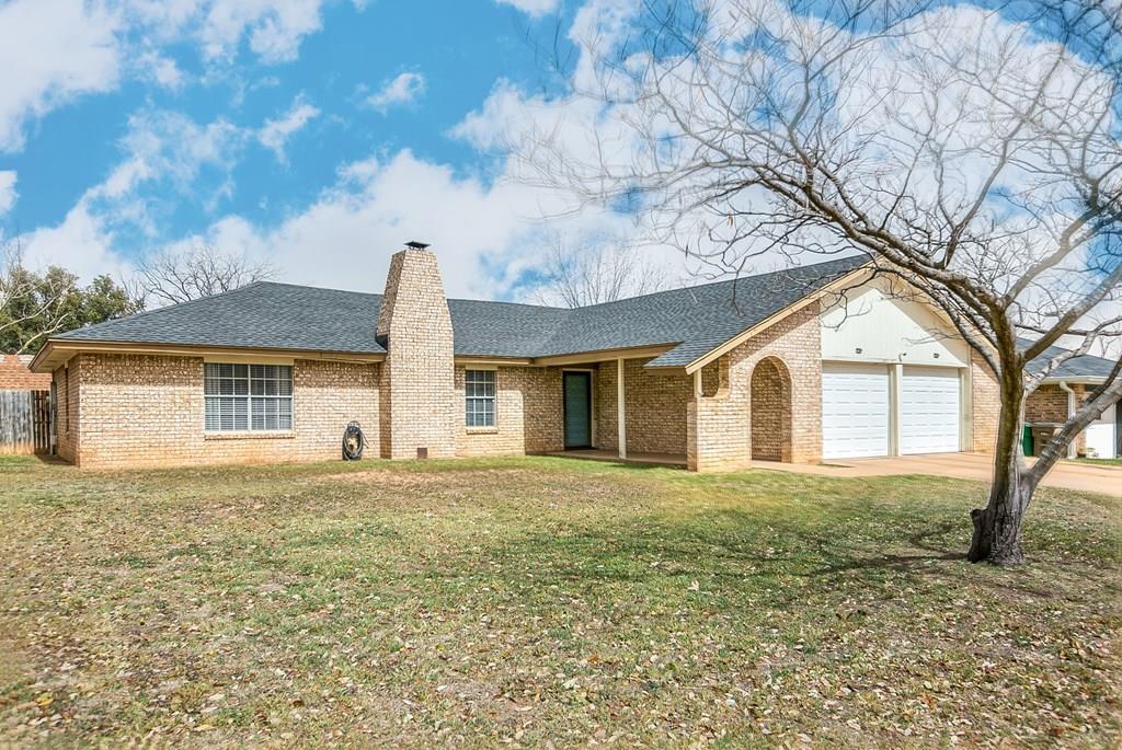3830 Driftwood Dr Property Photo 2