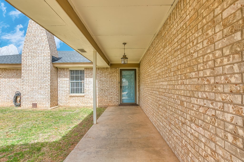 3830 Driftwood Dr Property Photo 6