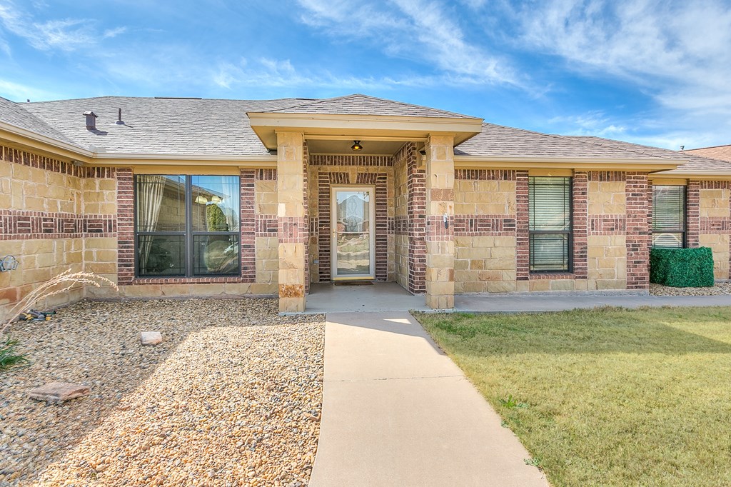1113 Windemere Circle Property Photo 3