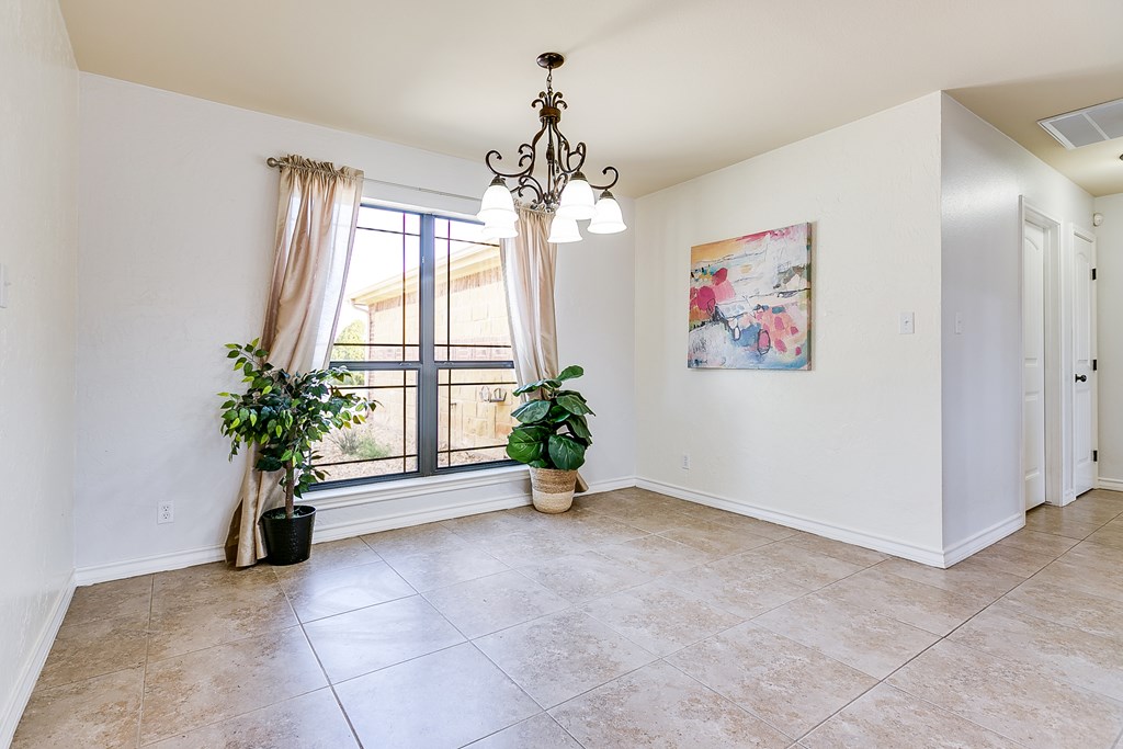 1113 Windemere Circle Property Photo 12