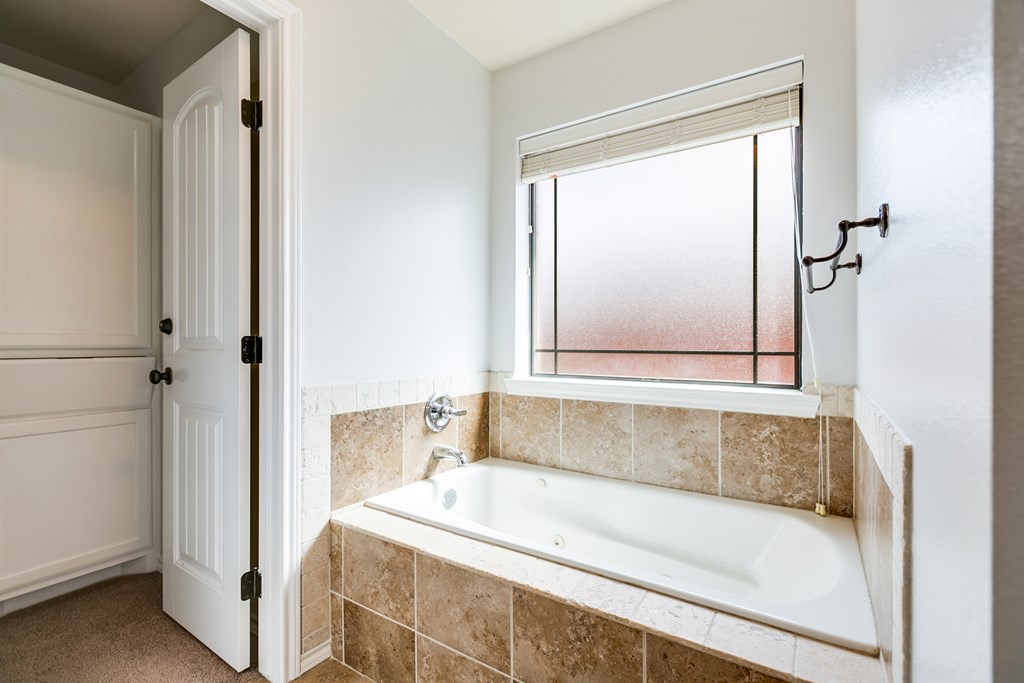 1113 Windemere Circle Property Photo 24