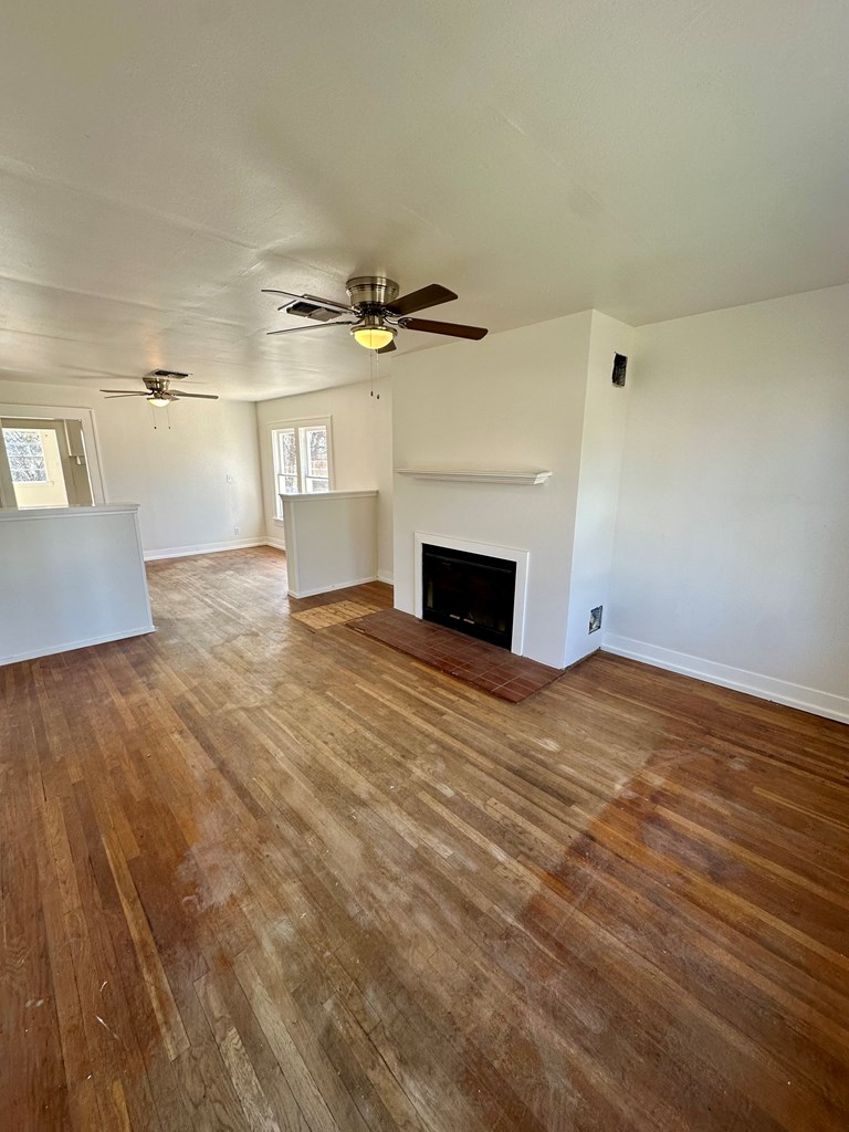 2005 Bailey St Property Photo 2