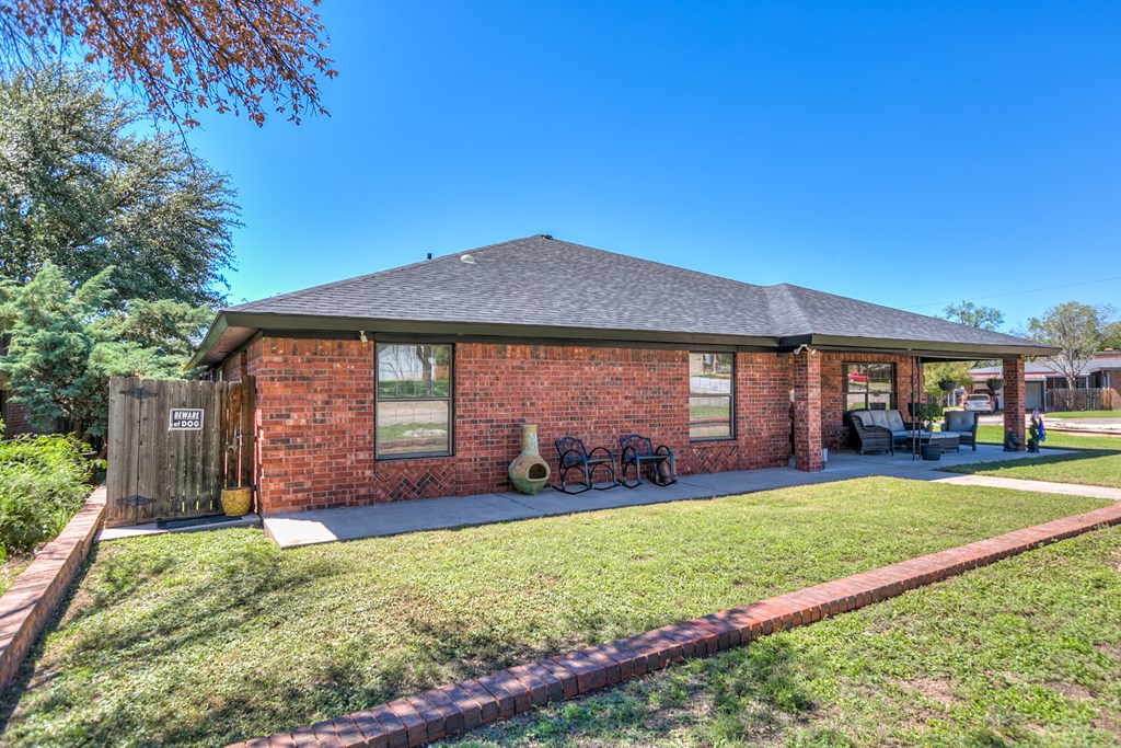 3613 Clark Dr Property Photo 3
