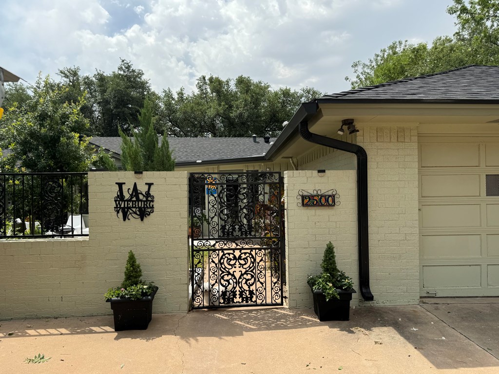 2500 Douglas Dr Property Photo 22