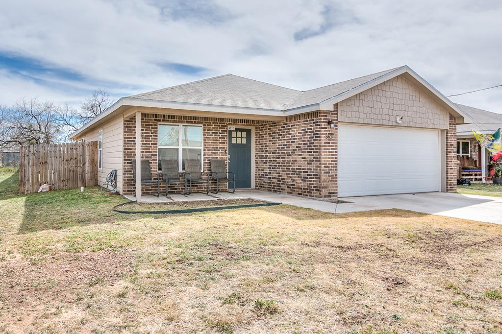 363 E 49th St Property Photo 1