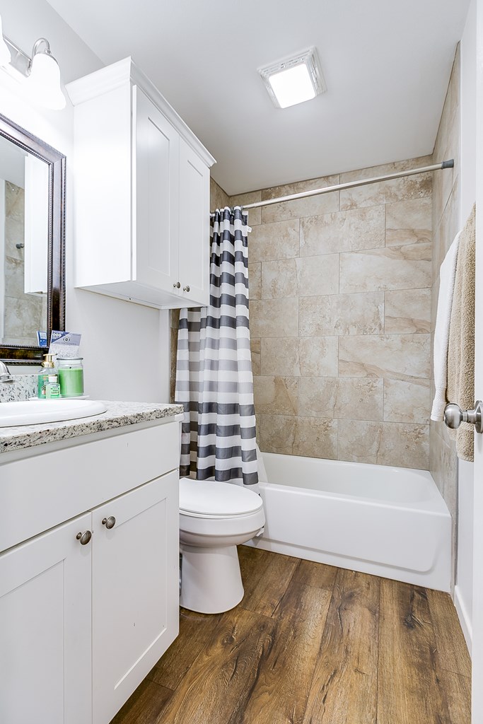 363 E 49th St Property Photo 18