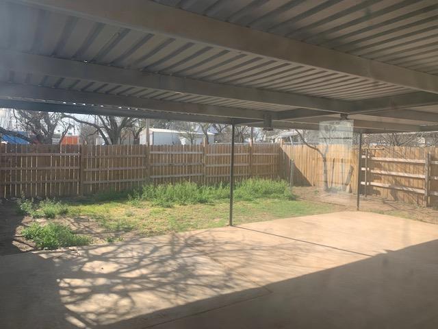 403 Crosson St Property Photo 14