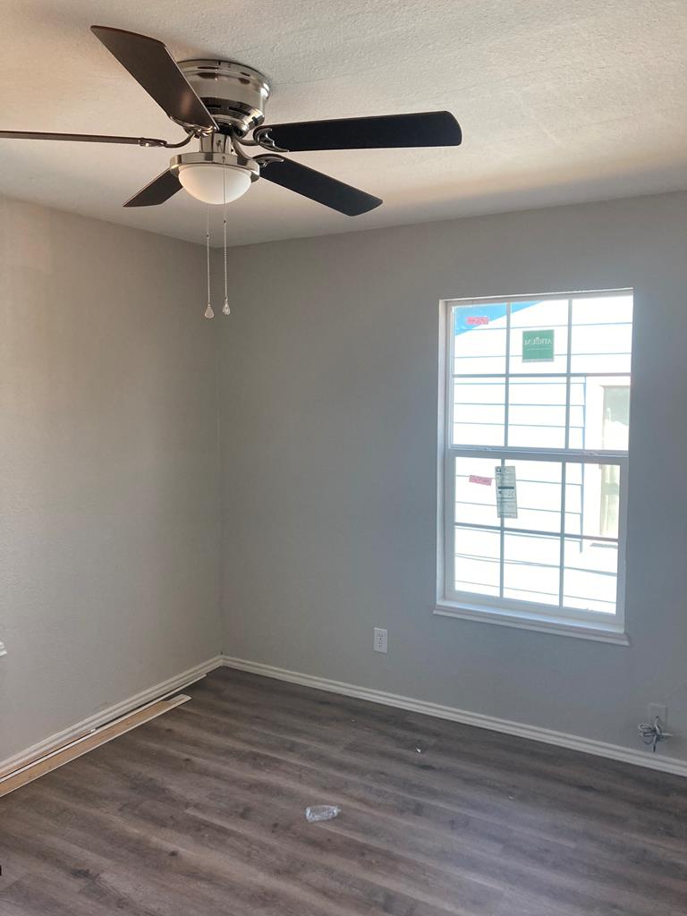 510 25 1/2 St Property Photo 5