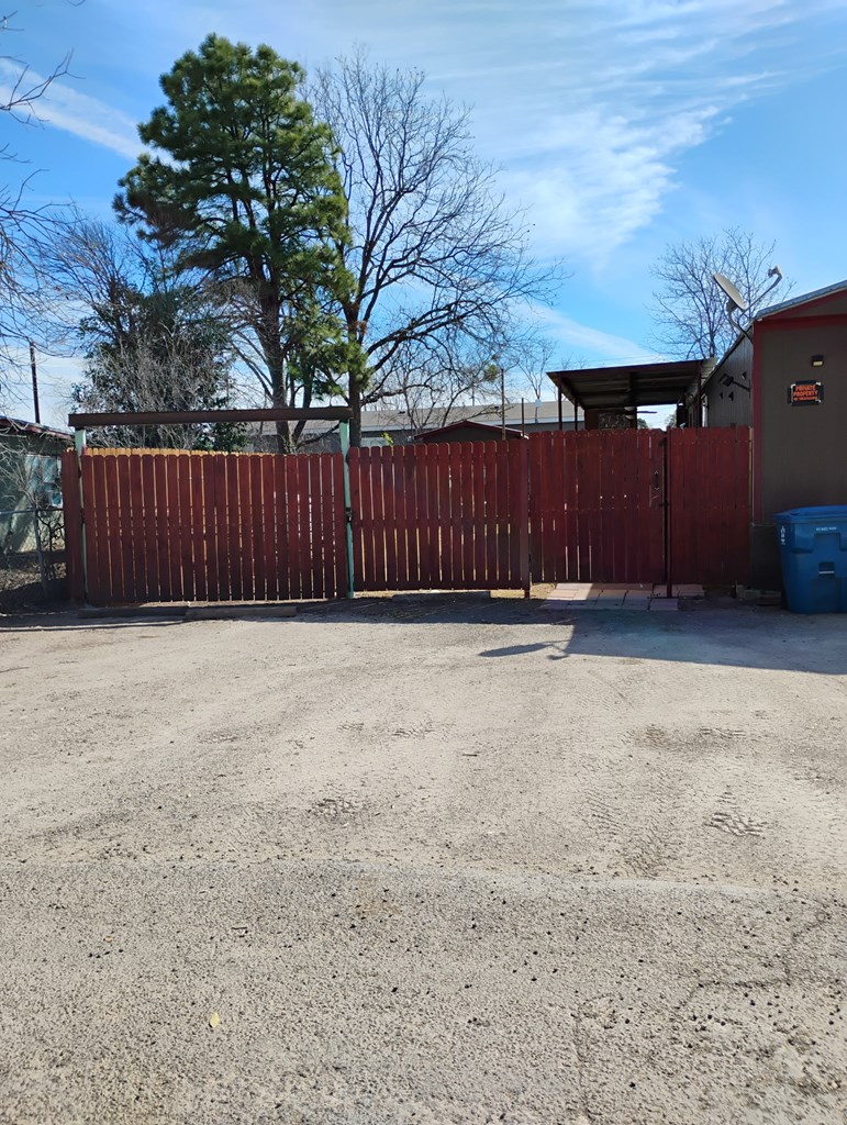 103 Ave F Property Photo 3