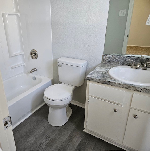 841 Van Zandt St Property Photo 7