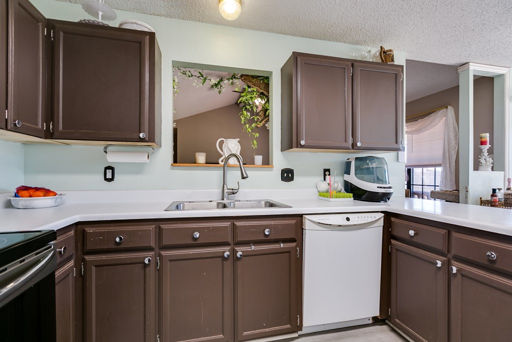 1605 Amberton Pkwy Property Photo 13