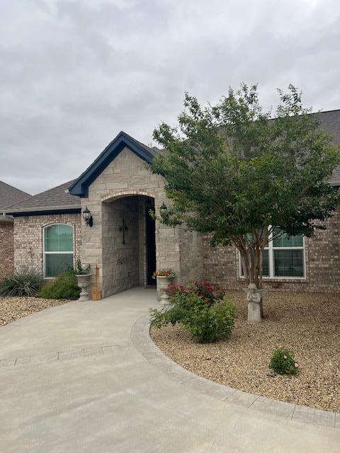 5876 Bridlewood Court Property Photo 1