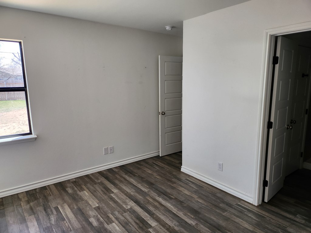 2521 Freeland Ave Property Photo 10