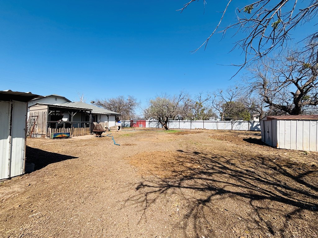 608 Ewald St Property Photo 8