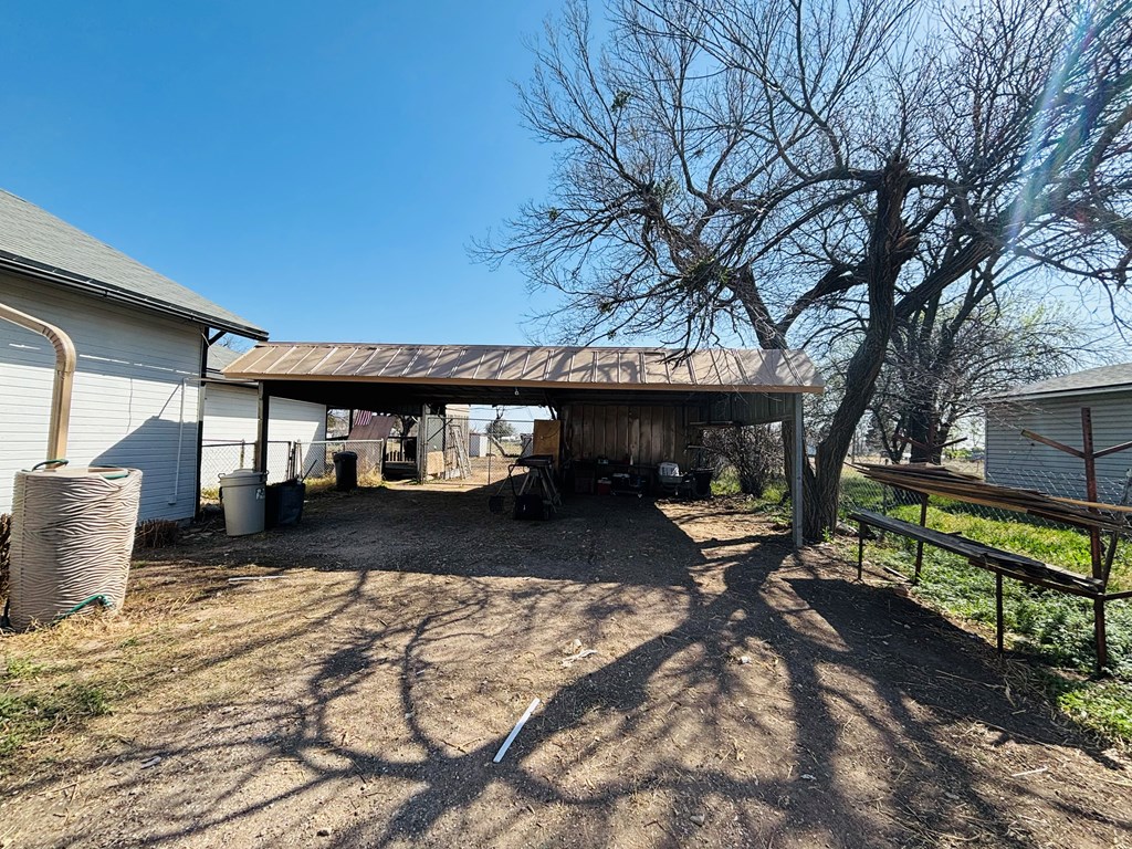 608 Ewald St Property Photo 12