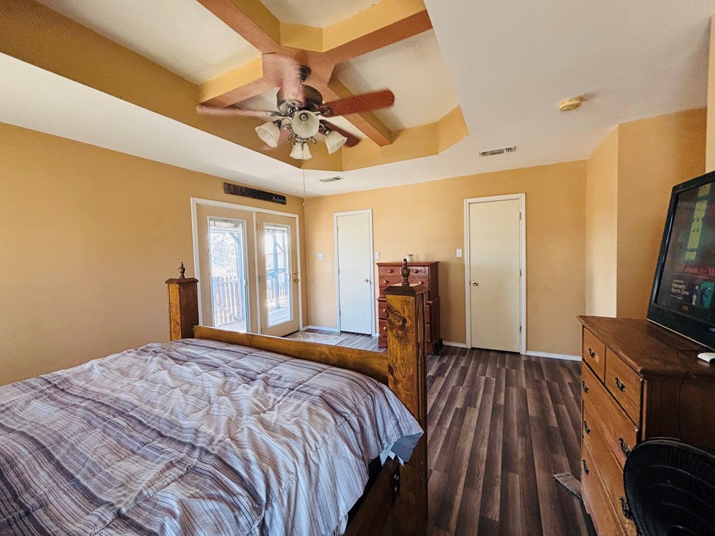608 Ewald St Property Photo 14
