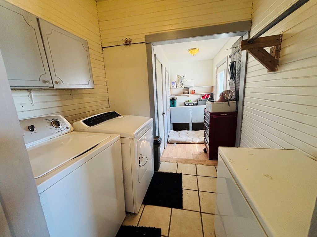 608 Ewald St Property Photo 21
